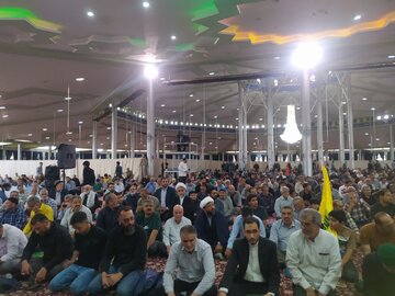 فیلم| اجتماع مردم اراک در یادبود شهدای سپاه و دانشمندان هسته‌ای و محکومیت حمله تروریستی 