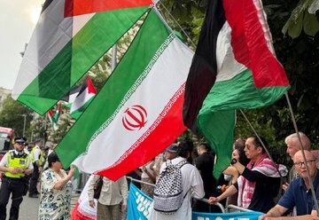 فریاد اعتراض مقابل سفارت رژیم صهیونیستی در لندن؛ حمله تروریستی به ایران محکوم شد