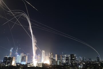 Cinquième vague d’attaques de missiles iraniens et alerte rouge dans la plupart des régions des territoires occupés