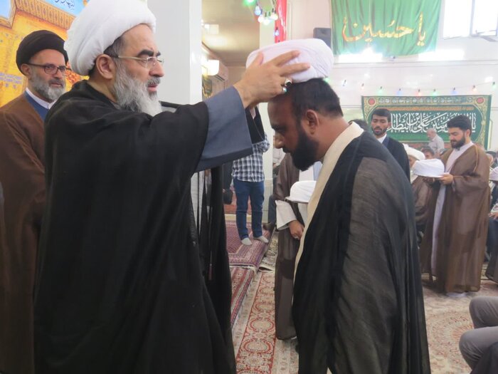 برگزاری آیین عمامهگذاری و جشن غدیر در دفتر علما و مراجع قم برگزاری آیین عمامهگذاری و جشن غدیر در دفتر علما و مراجع قم