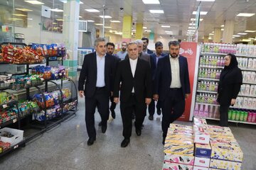 فرماندار بهارستان :آرامش در بازار حاکم است