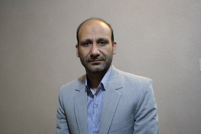 مخاطب و کاربر فعال رسانهها باشم یا ...