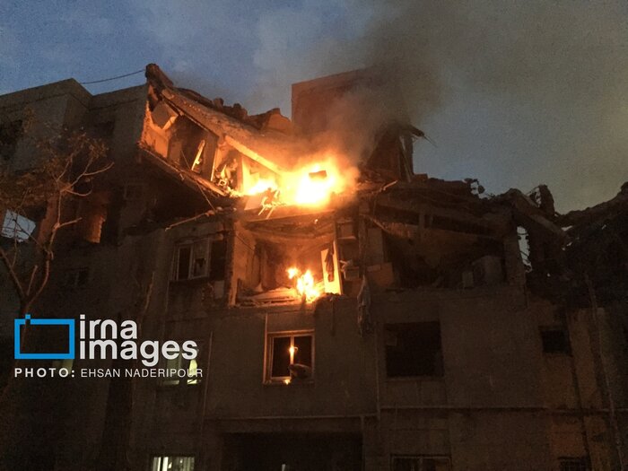 هادی محمدپور: وطن فروشها خیال خامشان را به گور خواهند برد