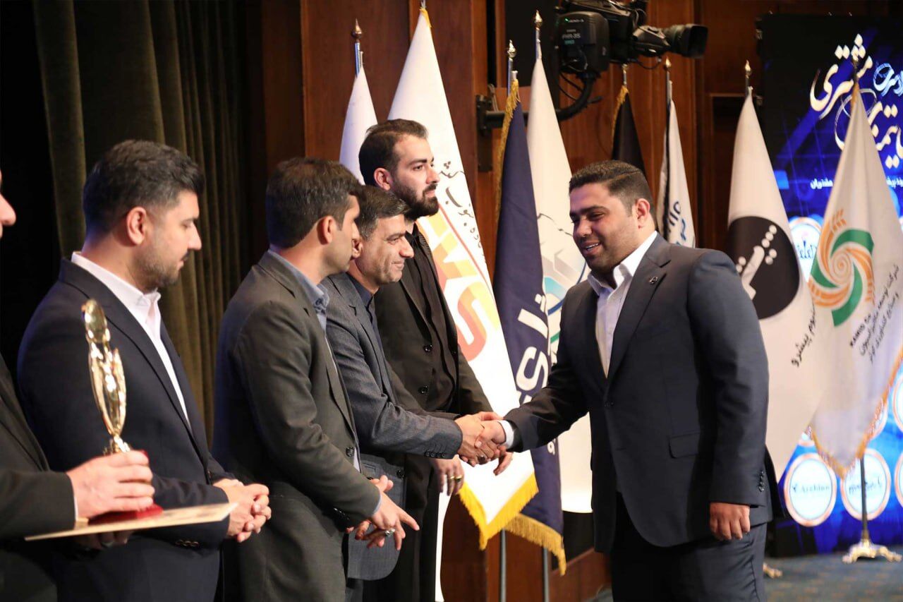برند آلوم پیشرو در اجلاس سراسری رضایتمندی مشتری