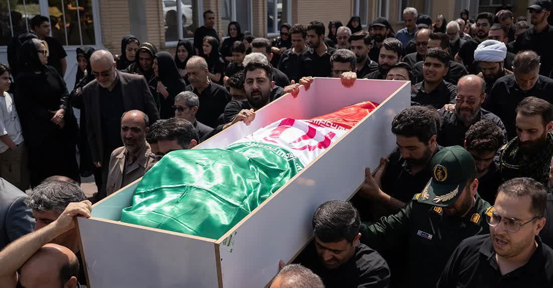 تشییع پیکر مطهر ۲۱ شهید حملات رژیم صهیونیستی در تبریز تشییع پیکر مطهر ۲۱ شهید حملات رژیم صهیونیستی در تبریز