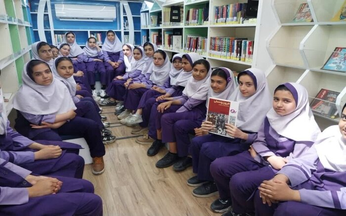 بهرهمندی ۵۱۰۰ نفر از خدمات کتابخانه سیار اتوبوسی شاهرود + فیلم