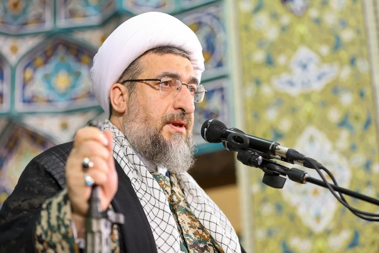 امام جمعه تبریز: دشمن در رسیدن به اهدافش ناکام ماند/ دست بر ماشه آماده فرمان رهبریم امام جمعه تبریز: دشمن در رسیدن به اهدافش ناکام ماند/ دست بر ماشه آماده فرمان رهبریم