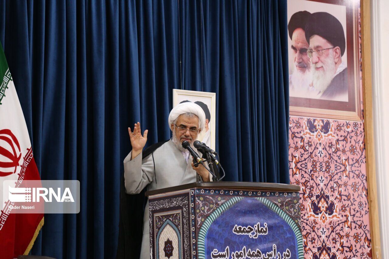 امام جمعه بندرعباس: رهبری هوشمندانه، رمز پیروزی در جنگ تحمیلی ۱۲ روزه و حفظ وحدت ملی است