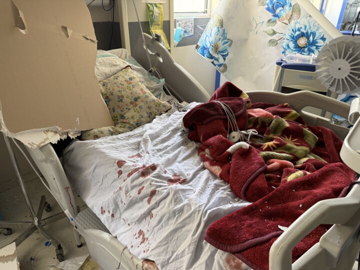 حمله به ساختمانهای رسانهای و بهداشتی مصداق جنایت جنگی است