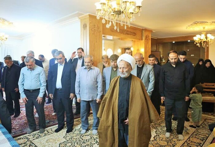 استاندار خراسان رضوی با خانواده رییس شهید سازمان اطلاعات سپاه دیدار کرد