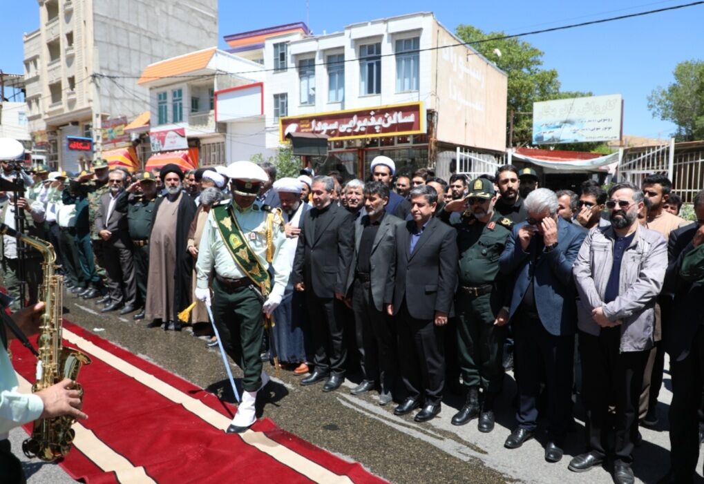 پیکر پاک شهید وطن در شهرستان نیر تشییع شد