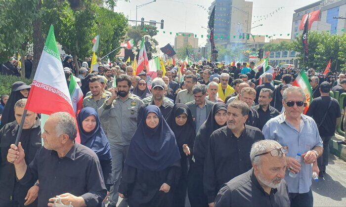 آمدیم و فریاد زدیم «ایران تسلیم شدنی نیست»