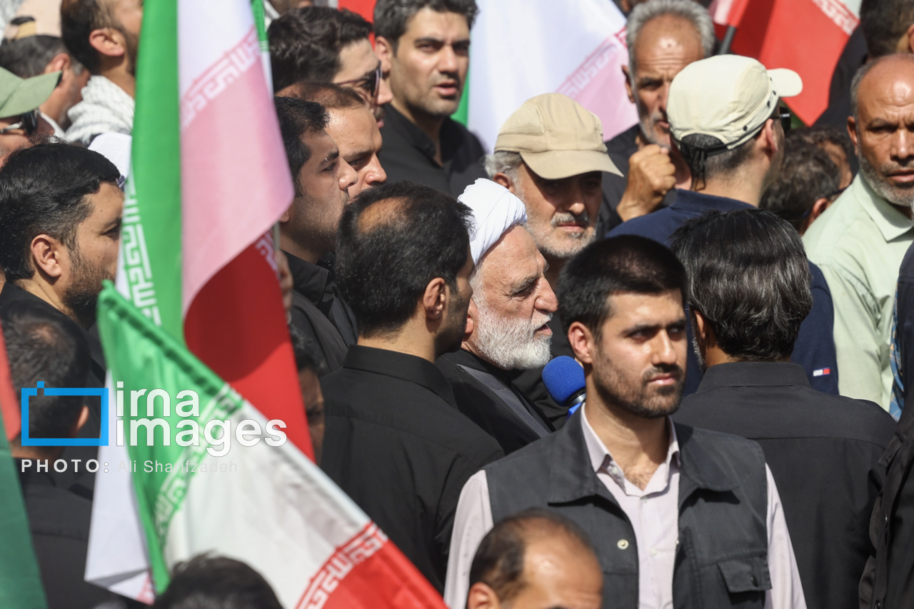 آمدیم و فریاد زدیم «ایران تسلیم شدنی نیست»