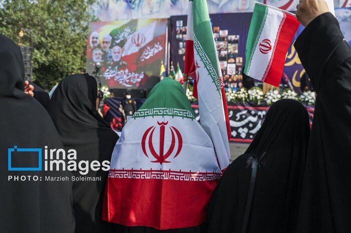 تشییع ۶۰ لاله وطن؛ ایرانم داغدار اما استوار و مقاوم