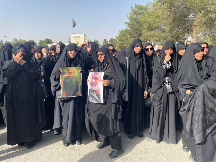 شهیدان سرلشکر امیر علی حاجی زاده و سردار محسن باقری در بهشت زهرا تدفین شدند