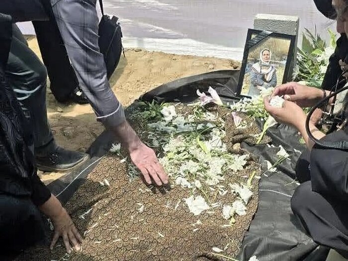 مادر شهیدم تمام جانمان بود