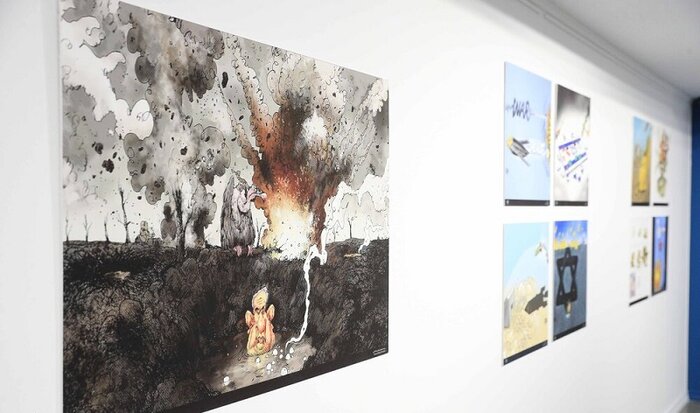 روایت طنزِ تصویری در برابر تجاوز دشمنان به کشور به نمایش گذاشته شد