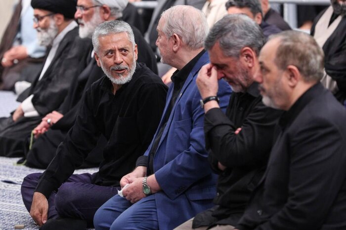 عزاداری شب هشتم محرم و توسل به حضرت علی اکبر(ع) در حسینیه امام خمینی(ره)