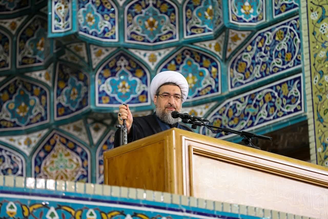 امام جمعه تبریز: مردم ایران زبان زور را نمی پذیرد