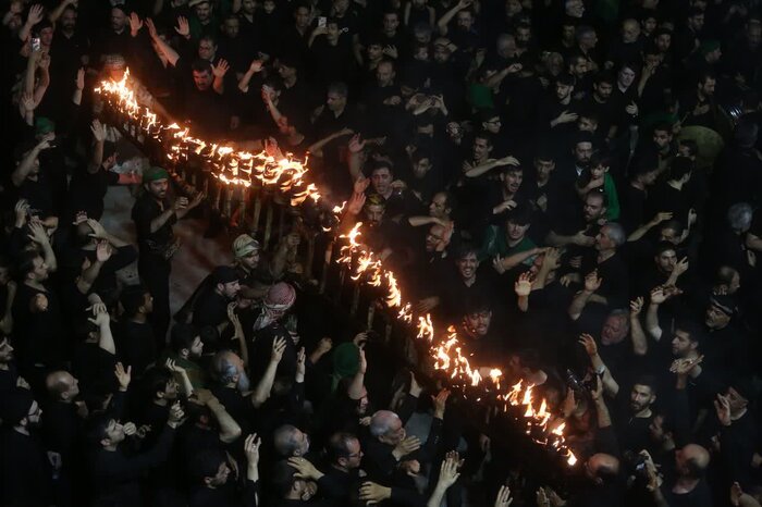 قم در شب عاشورای حسینی غرق در ماتم شد