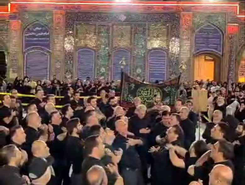 فیلم| شور حسینی در قبله تهران؛ شب عاشورا با نوای یا حسین در حرم سیدالکریم