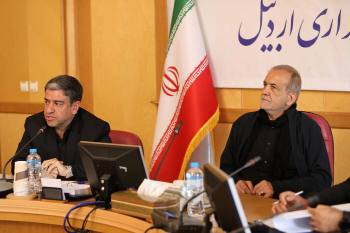 نشست پزشکیان با استاندار و جمعی از مدیران استان اردبیل