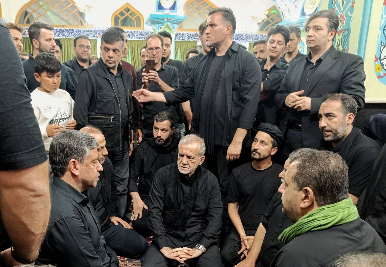 حضور رییس جمهور در مراسم شام غریبان امامحسین (ع) اردبیل