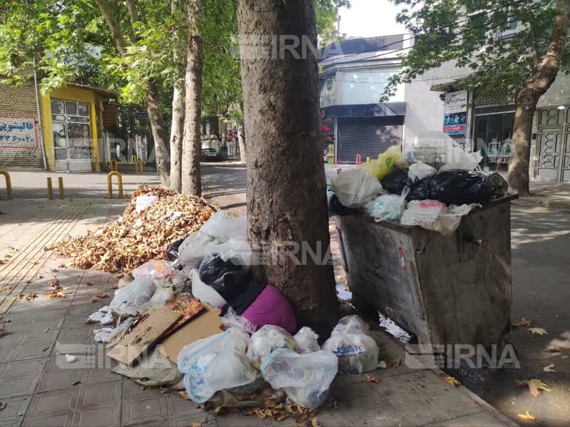 بیتوجهی شهروندان مرکز مازندران به زمان تعیین شده جمعآوری زبالهها