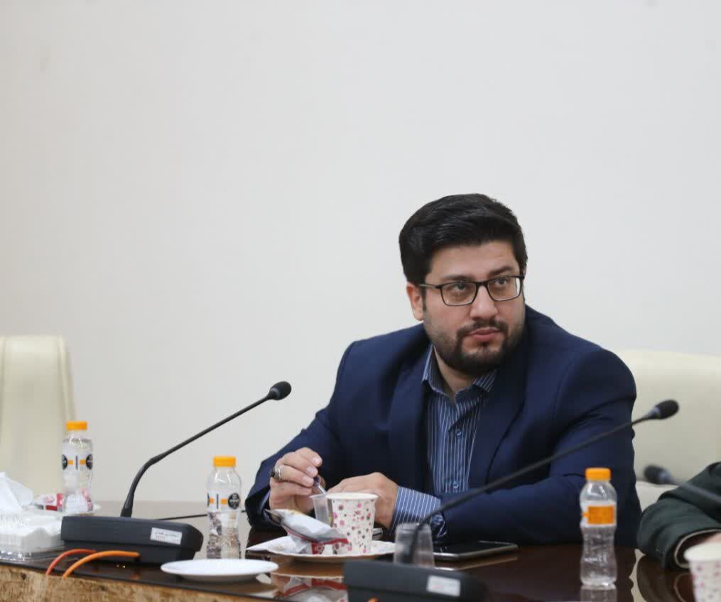 در جنگ روایتها گل به خودی نزنیم