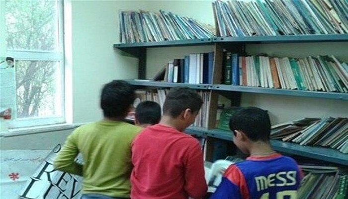 هفته کتاب در البرز با رونمایی از آثار دفاع مقدس و درخشش نوجوانان نویسنده