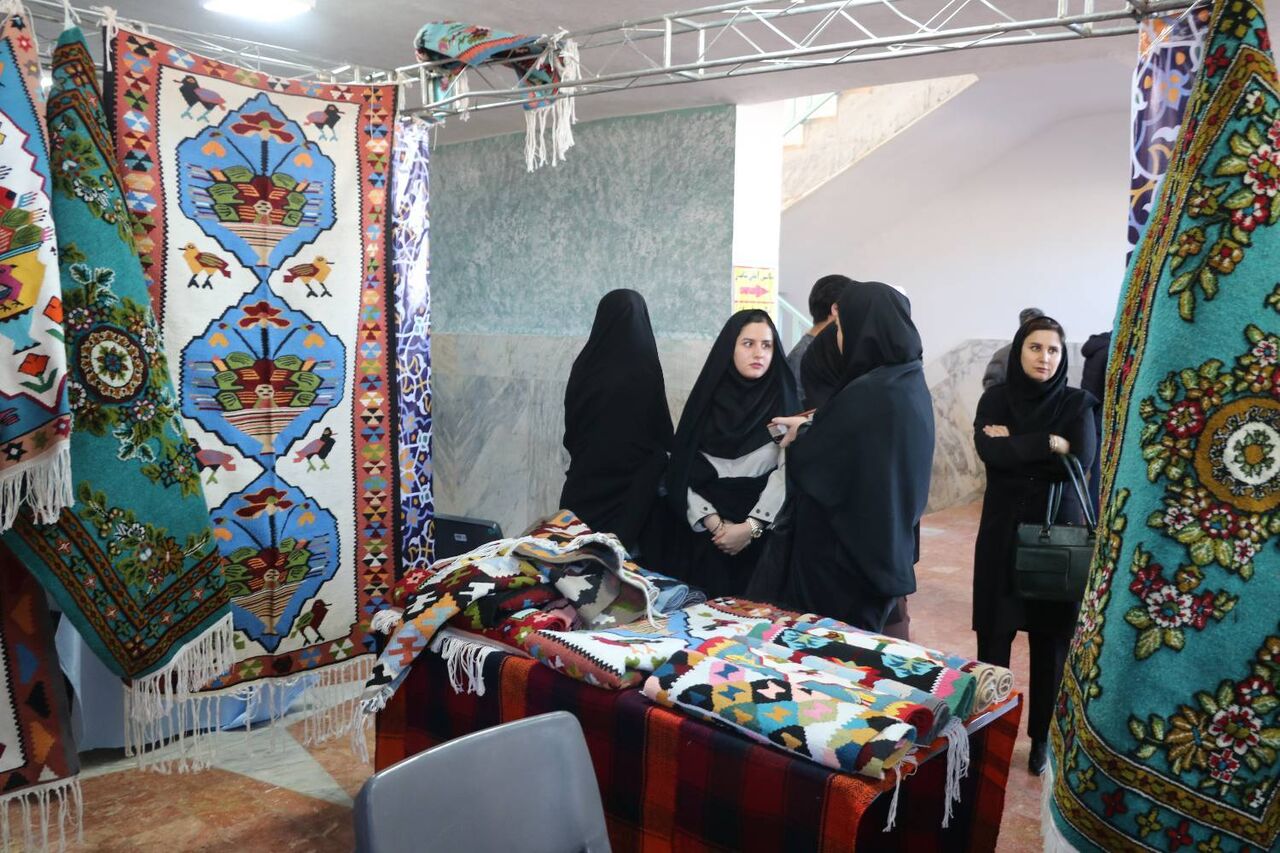 پرداخت ۴۹۵ میلیارد تومان تسهیلات اشتغالزایی به مددجویان ایلامی پرداخت ۴۹۵ میلیارد تومان تسهیلات اشتغالزایی به مددجویان ایلامی