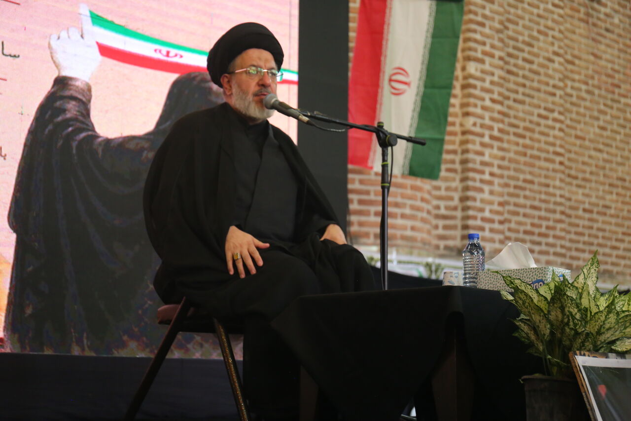 شهدا رهروان حقیقی امام حسین (ع) هستند