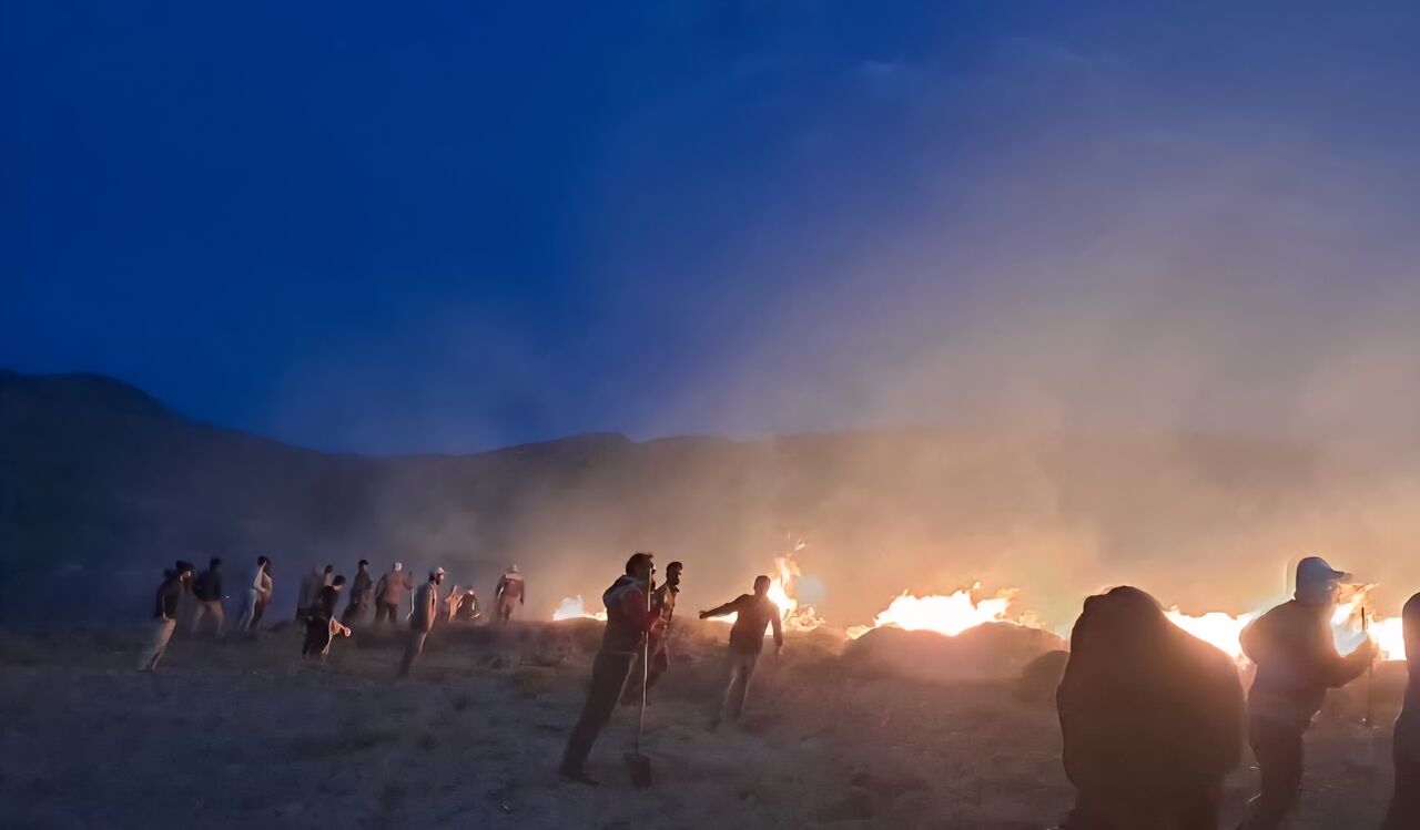 پنج هکتار از مراتع قوشخانه شیروان در آتش سوخت / حریق مهار شد