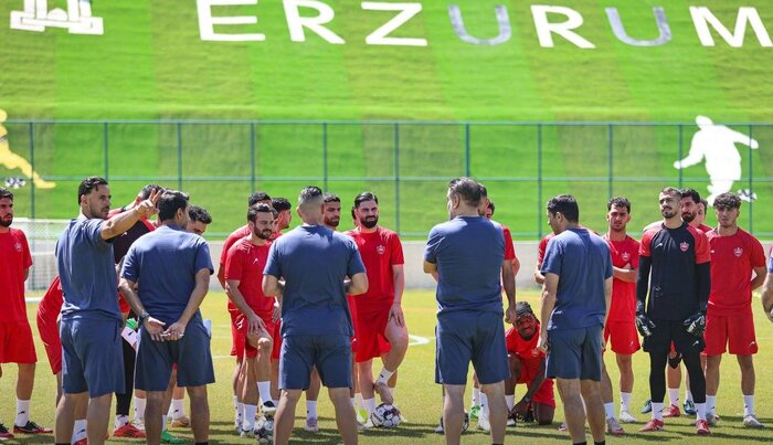 هشدار هاشمیان به بازیکنان پرسپولیس: اسمها برای تیم من بازی نمیکنند!