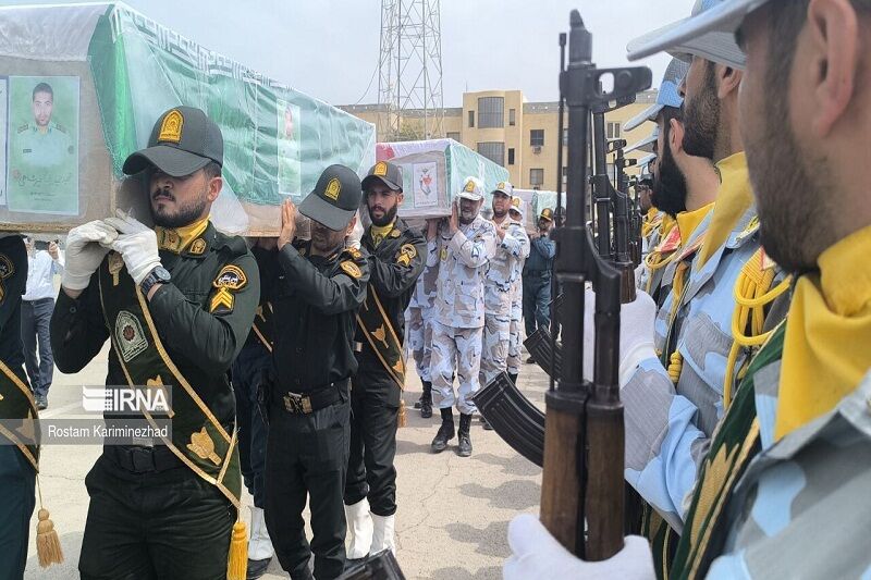 مراسم تشییع پیکر سه شهید فراجا در چابهار برگزار شد