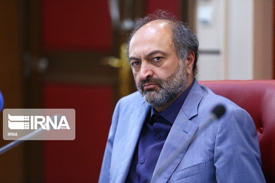 صنایع قزوین باید حساب‌های مالی را به استان منتقل کنند