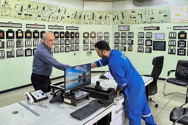 بازدید رئیس هیئت مدیره شرکت نفت سپاهان از واحدهای عملیاتی و تولیدی پالایشگاه