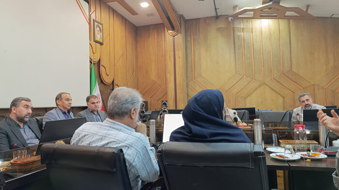 نیروگاه شهید منتظری اصفهان همچنان مازوت میسوزاند