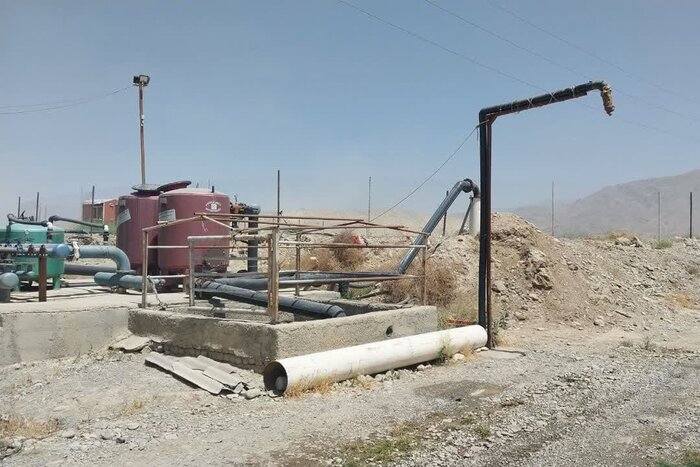 انسداد ۲۰ حلقه چاه آب غیرمجاز در پردیس/جمعآوری علمک آبفروشی در شهریار