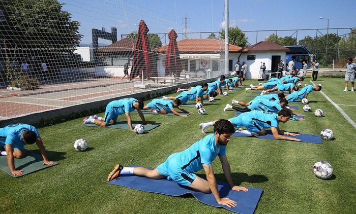 از خط قرمز بر روی نام سه‌ پرسپولیسی در شب رونمایی مودریچ در میلان