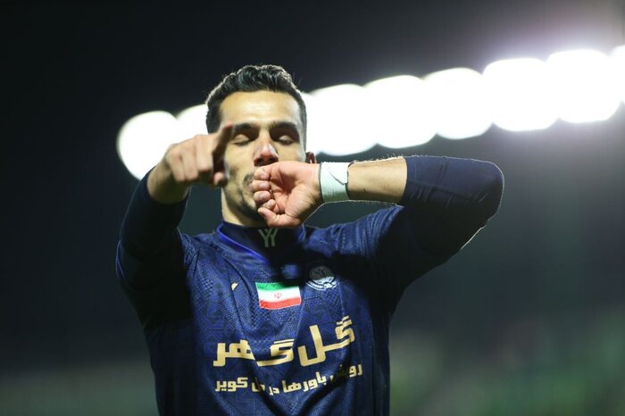 از خط قرمز بر روی نام سه‌ پرسپولیسی در شب رونمایی مودریچ در میلان