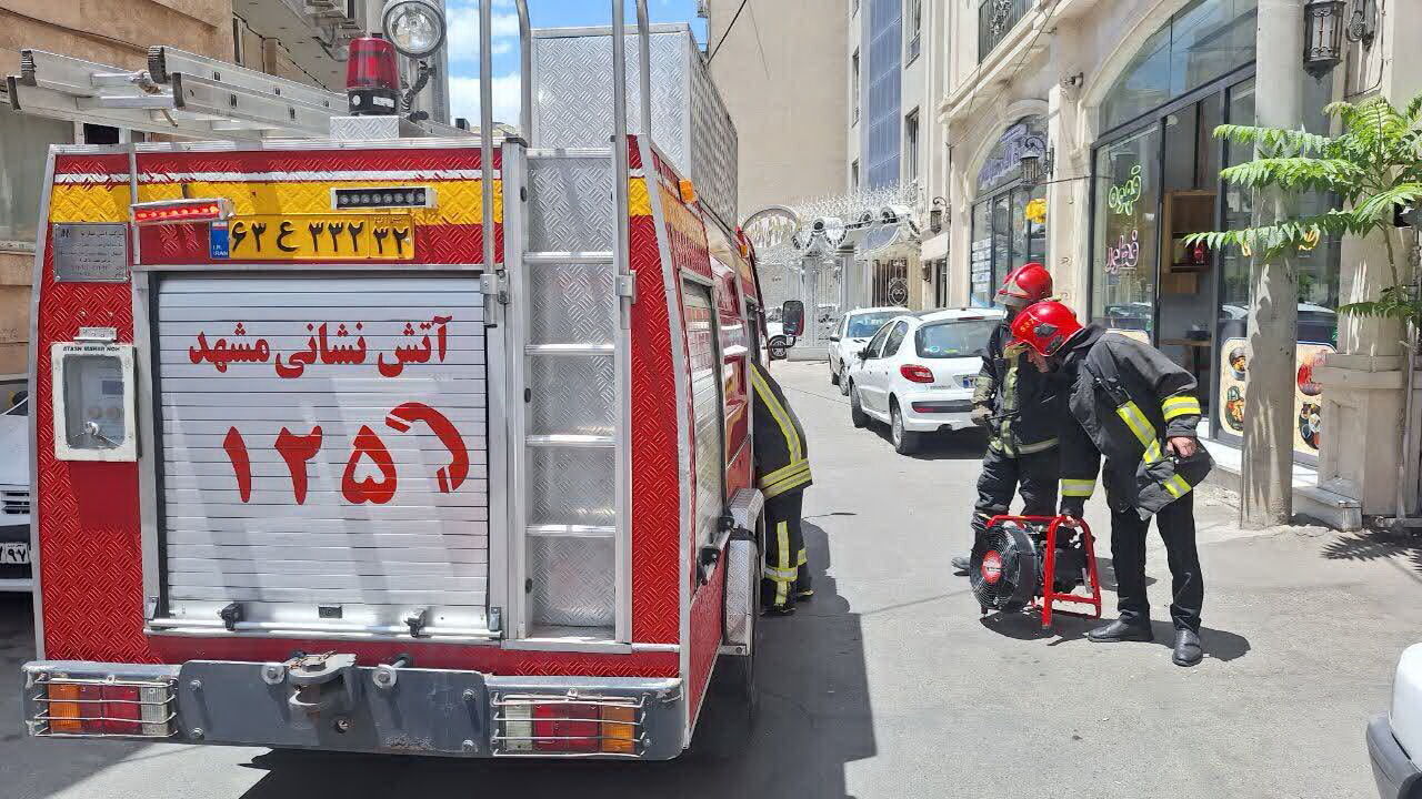 آتش‌سوزی هتل آپارتمان در مشهد مهار شد
