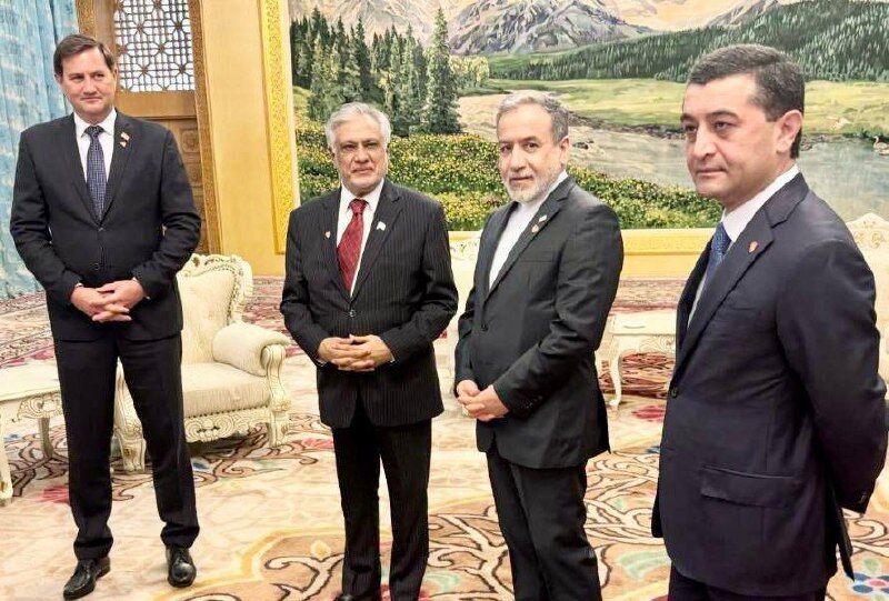 رایزنی دوجانبه وزیران خارجه ایران و پاکستان پیرامون تحولات منطقه 