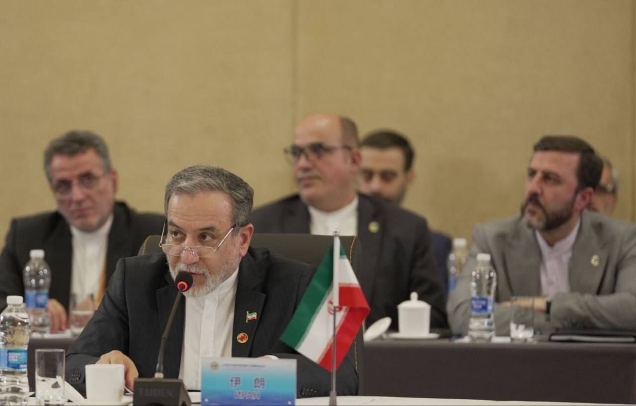عراقچی: شانگهای می‌تواند نقش مرکزی در مقابله با تروریسم دولتی و تجاوز نظامی داشته باشد