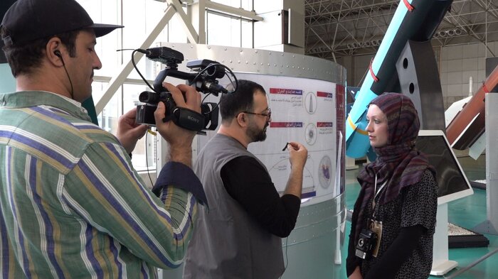 خبرنگار آمریکایی: همبستگی و پایداری، رمز موفقیت مردم ایران علیه صهیونیسم و امپریالیسم است