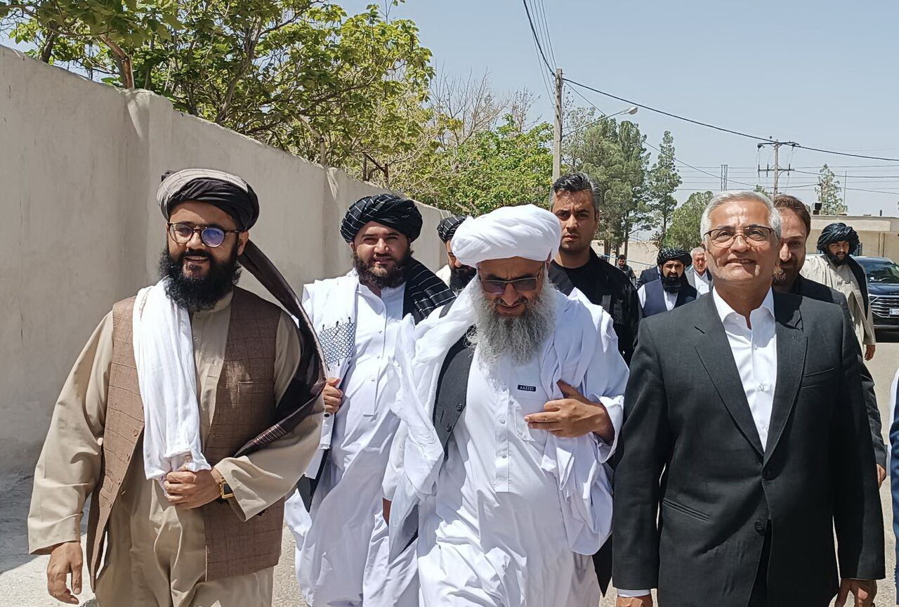 خدمات ایران به اتباع غیرمجاز افغانستانی حین بازگشت مطلوب است خدمات ایران به اتباع غیرمجاز افغانستانی حین بازگشت مطلوب است