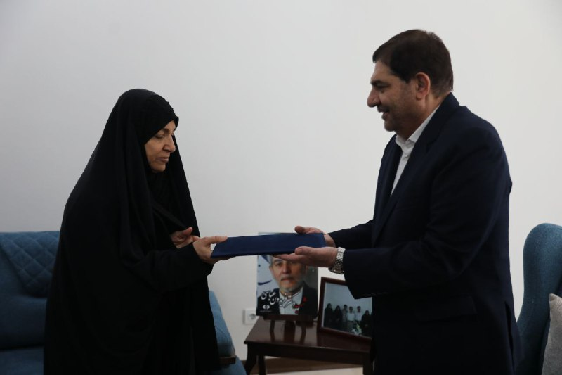 ابلاغ پیام قدردانی مقام معظم رهبری به خانواده دانشمند شهید فریدون عباسی