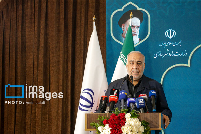 معاون وزیر راه: احداث پل‌های کابلی جاده هراز پیشرفت ۸۰ درصدی دارد