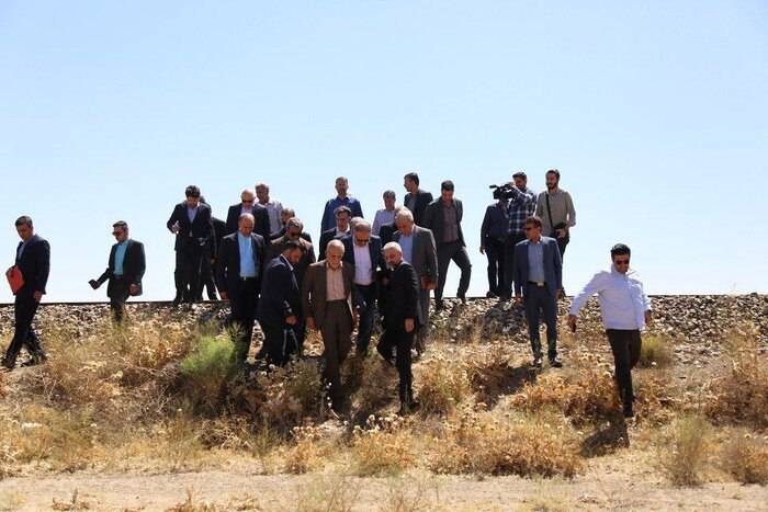 دستیار ویژه رییسجمهور از زیرساختهای صادراتی و صنعتی مشهد بازدید کرد