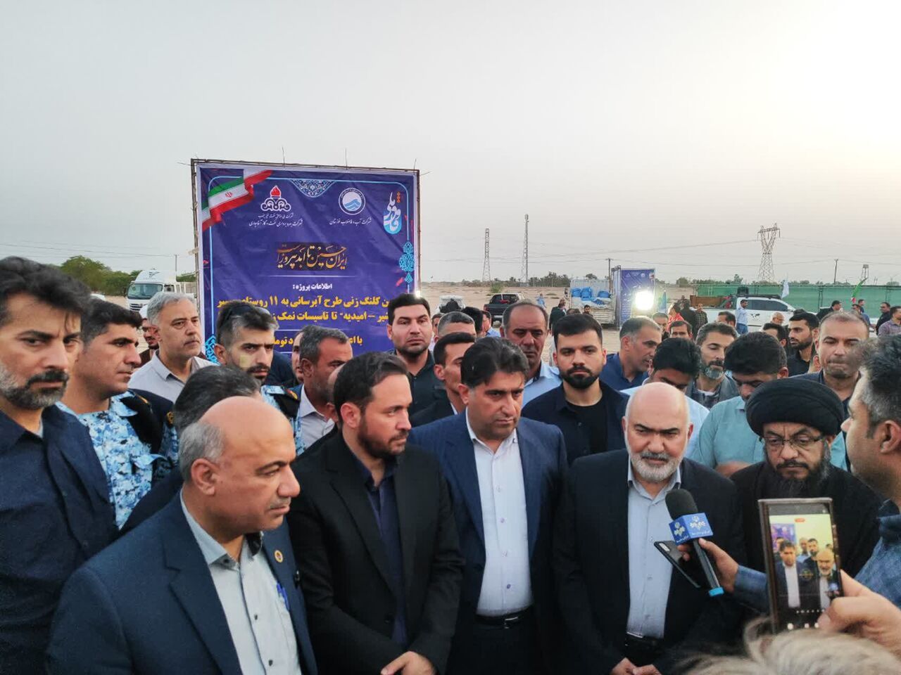 استاندار خوزستان: جمع‌آوری فلرهای نفتی اولویت ۲ ساله دولت است